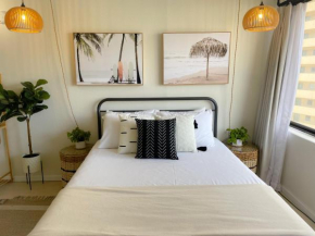 Modern Surf Chic Waikiki Studio
